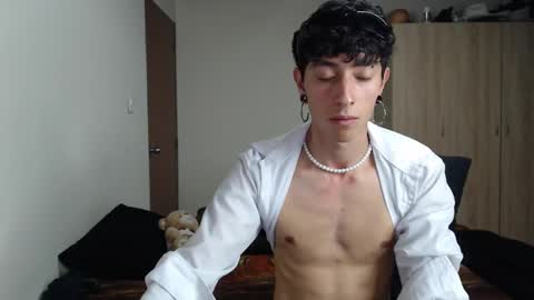 Boy Astro online show from 19, 2, 2025