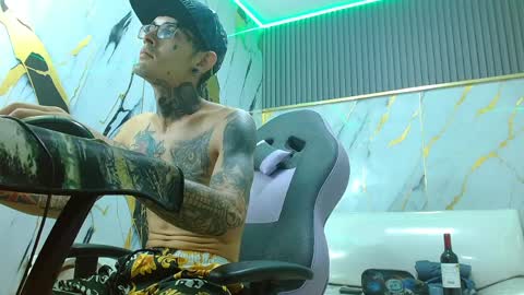 boy_tatto77 online show from 27, 3, 2026