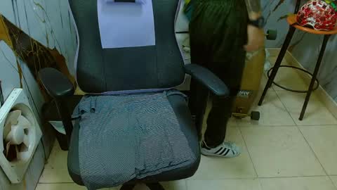 boy_tatto77 online show from 1, 4, 2026