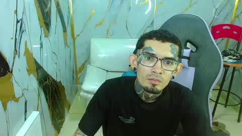 boy_tatto77 online show from 19, 5, 2026