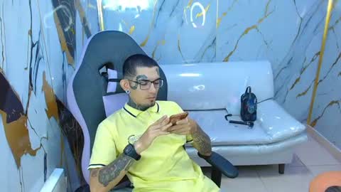 Snapshot of boy_tatto77 chatting on 30, 6, 2026 boy_tatto77 online show from 30, 6, 2026