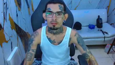 Snapshot of boy_tatto77 chatting on 19, 7, 2026 boy_tatto77 online show from 19, 7, 2026
