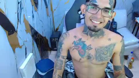 Snapshot of boy_tatto77 chatting on 19, 7, 2026 boy_tatto77 online show from 19, 7, 2026