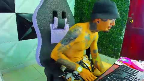 Snapshot of boy_tatto77 chatting on 25, 7, 2026 boy_tatto77 online show from 25, 7, 2026