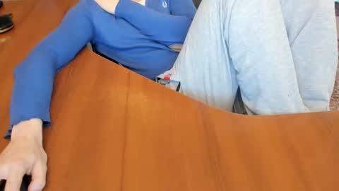 Snapshot of boyapollon chatting on 28, 11, 2025 BoyApollon online show from 28, 11, 2025