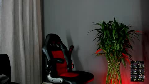 Snapshot of boyc02_ chatting on 14, 5, 2026 boyc02_ online show from 14, 5, 2026