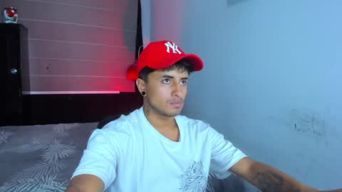 Snapshot of boylatin_777 chatting on 19, 12, 2024 miguel online show from 19, 12, 2024