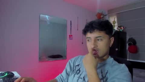 Snapshot of boylatin_777 chatting on 16, 1, 2025 miguel online show from 16, 1, 2025