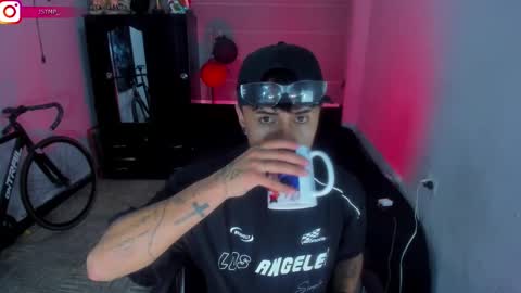 Snapshot of boylatin_777 chatting on 31, 1, 2025 miguel online show from 31, 1, 2025