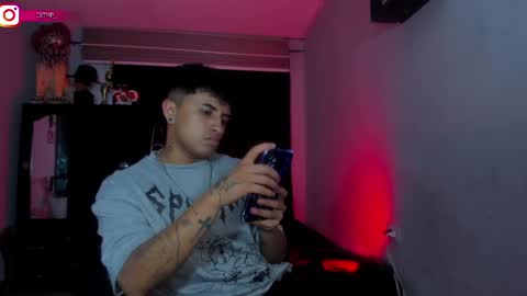 Snapshot of boylatin_777 chatting on 11, 2, 2025 miguel online show from 11, 2, 2025