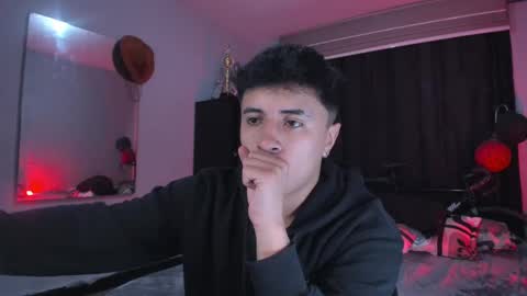 Snapshot of boylatin_777 chatting on 26, 2, 2025 miguel online show from 26, 2, 2025