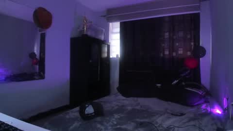 Snapshot of boylatin_777 chatting on 28, 2, 2025 miguel online show from 28, 2, 2025