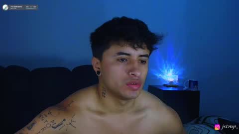 Snapshot of boylatin_777 chatting on 21, 10, 2025 miguel online show from 21, 10, 2025