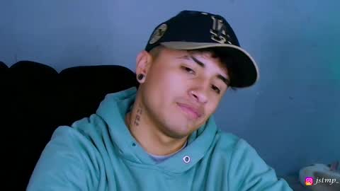 Snapshot of boylatin_777 chatting on 13, 11, 2025 miguel online show from 13, 11, 2025