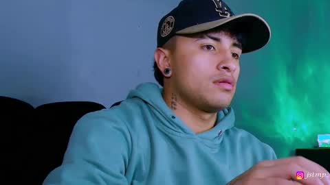 Snapshot of boylatin_777 chatting on 14, 11, 2025 miguel online show from 14, 11, 2025