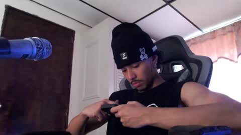 Snapshot of bra_c chatting on 15, 4, 2026 bra_c online show from 15, 4, 2026