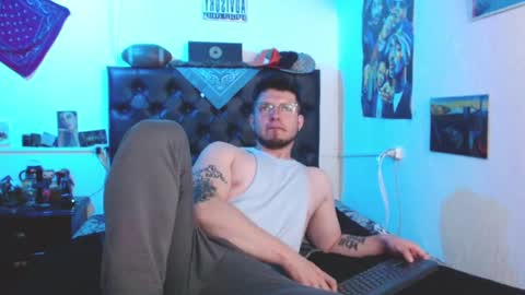 brad hot boy online show from 25, 1, 2025