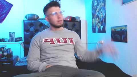 brad hot boy online show from 4, 11, 2025