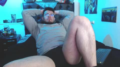 brad hot boy online show from 15, 1, 2026