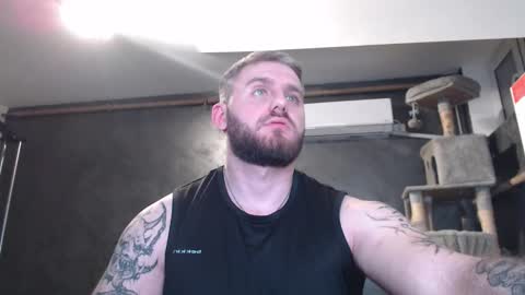 Snapshot of brad_pittfall chatting on 5, 1, 2026 ask me online show from 5, 1, 2026