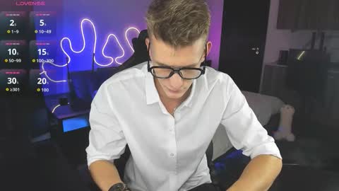 Snapshot of bradmaloney chatting on 20, 9, 2025 brad maloney online show from 20, 9, 2025