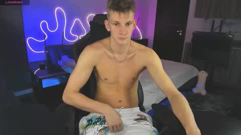 Snapshot of bradmaloney chatting on 2, 10, 2025 brad maloney online show from 2, 10, 2025