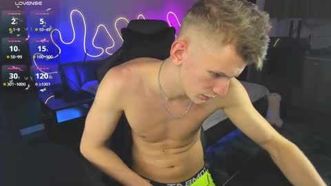 Snapshot of bradmaloney chatting on 17, 10, 2025 brad maloney online show from 17, 10, 2025