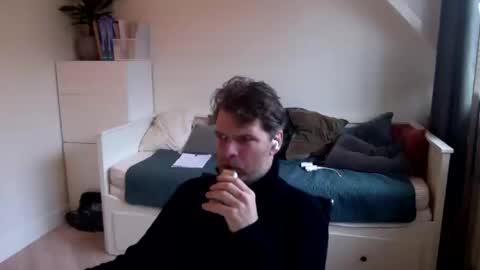 Snapshot of bram1944972145 chatting on 10, 1, 2025 Bram online show from 10, 1, 2025