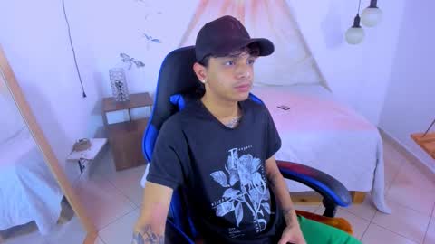 Snapshot of brand_hades chatting on 23, 11, 2025 B R A N D online show from 23, 11, 2025