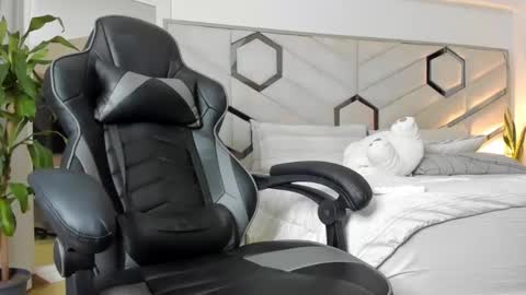 Brandon and Nath online show from 2, 2, 2025