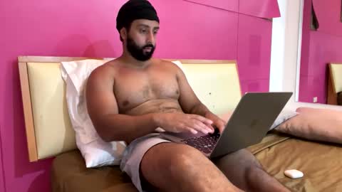 Daddy online show from 3, 3, 2025