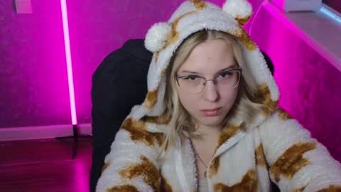 Belle  online show from 4, 1, 2025