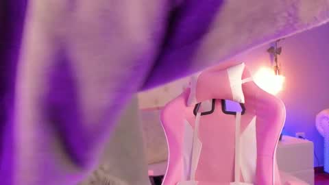   online show from 14, 2, 2025