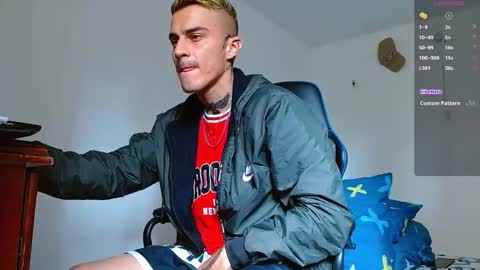 Snapshot of bray_hotboy chatting on 16, 11, 2025 Bray Hotboy online show from 16, 11, 2025