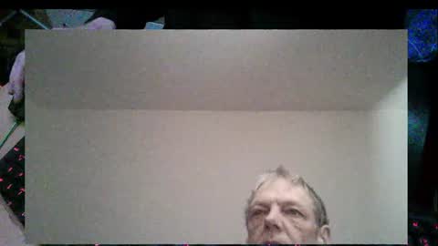 Snapshot of bremer64 chatting on 5, 7, 2026 bremer64 online show from 5, 7, 2026