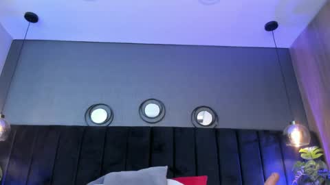   online show from 11, 4, 2026