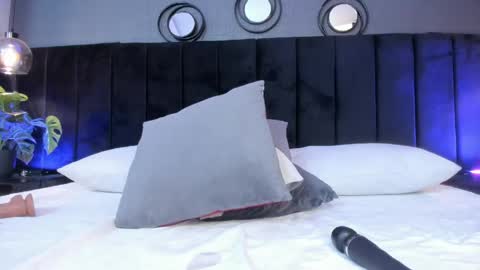   online show from 15, 4, 2026