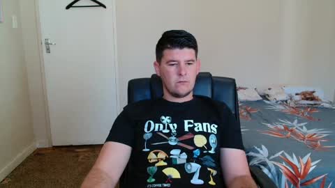 Snapshot of brendansexyboy098754 chatting on 2, 5, 2026 ask me lol online show from 2, 5, 2026