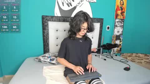 bri_lopez online show from 12, 12, 2024