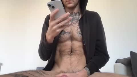 Snapshot of brianmuscle chatting on 15, 11, 2025 Brian online show from 15, 11, 2025