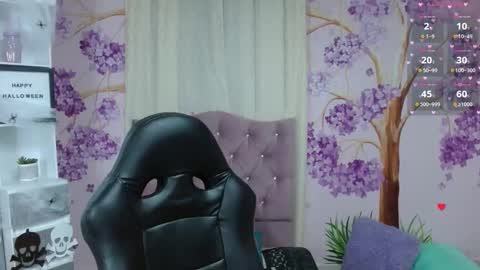 Snapshot of briathomas chatting on 18, 10, 2025 DAYANNA online show from 18, 10, 2025