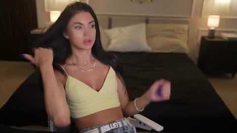 Snapshot of bright_diamonds_054 chatting on 26, 6, 2026 Diamonds Girls online show from 26, 6, 2026