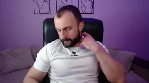 brindlefly69 online show from 10, 4, 2026