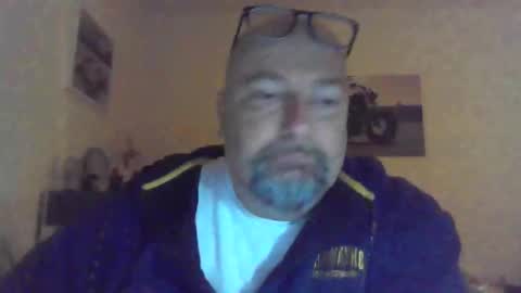 Snapshot of brisco1971 chatting on 2, 12, 2025 Brisco schner Schwanz online show from 2, 12, 2025