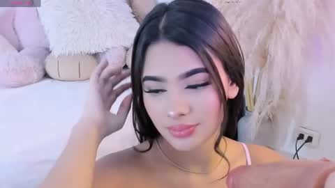 Snapshot of britanylin__ chatting on 9, 7, 2026 britanylin__ online show from 9, 7, 2026
