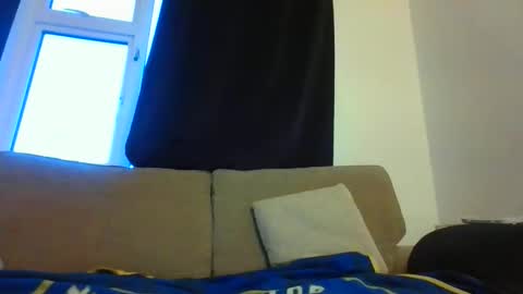 Snapshot of britguy6985 chatting on 17, 4, 2026 britguy6985 online show from 17, 4, 2026