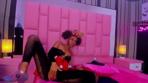 Snapshot of brithanyslim chatting on 19, 12, 2024 brithanyslim online show from 19, 12, 2024