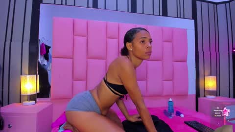 Snapshot of brithanyslim chatting on 3, 1, 2025 brithanyslim online show from 3, 1, 2025