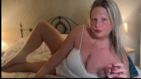 Snapshot of british_bella chatting on 28, 4, 2026 British Bella online show from 28, 4, 2026