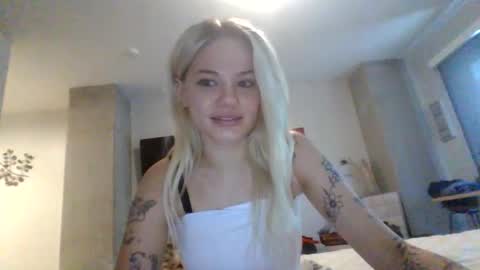 Snapshot of britneycherry08 chatting on 18, 6, 2026 britneycherry08 online show from 18, 6, 2026